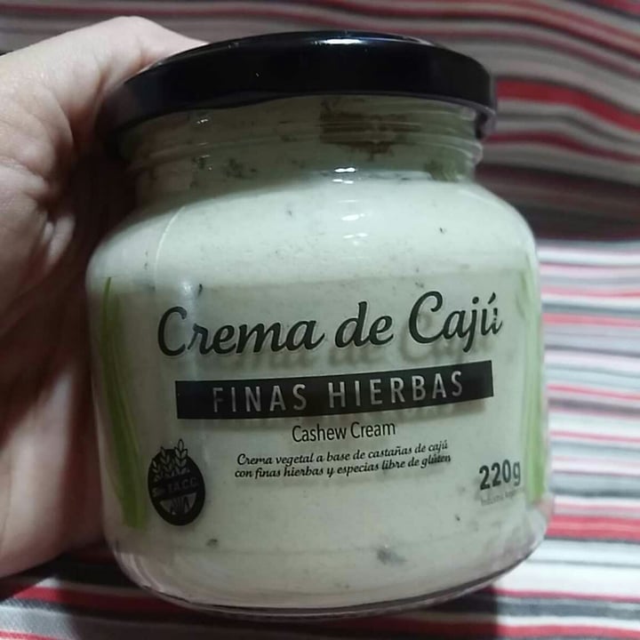 photo of Vívet Crema de Cajú Finas Hierbas shared by @camilabrett on  10 Oct 2020 - review