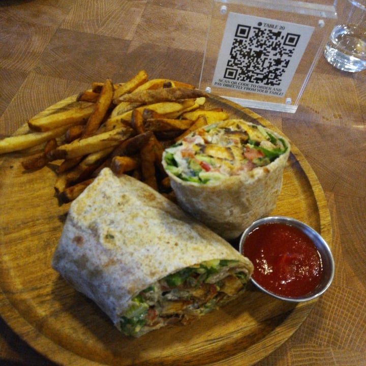 review photo of Cafe Gratitude Tempeh wrap shared by @nummer55 on 19 Nov 2021 - review
