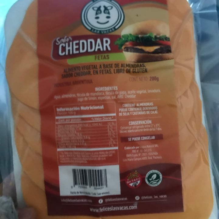 photo of Felices Las Vacas Queso Cheddar en Fetas shared by @facubaclini on  27 Aug 2021 - review