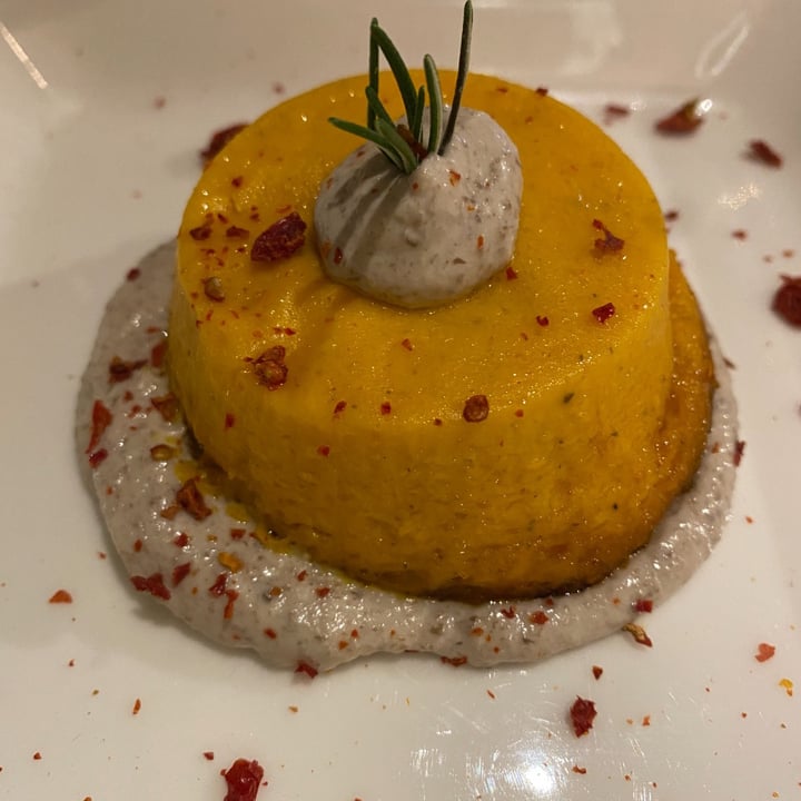 photo of Essenza Love Natural Food flan di zucca con crema di funghi shared by @flarov on  20 Oct 2022 - review