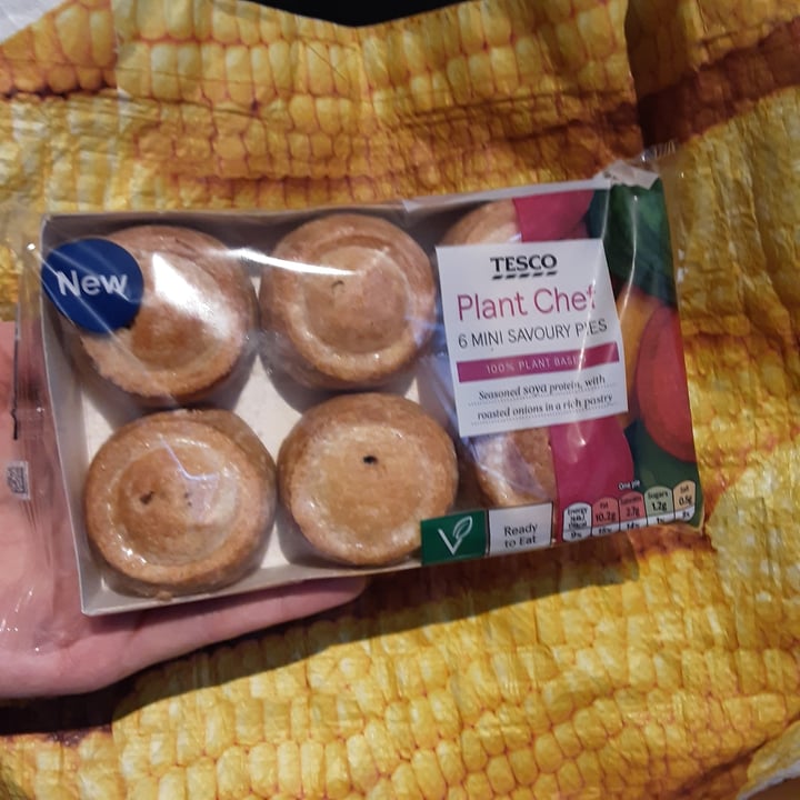 photo of Tesco Plant Chef 6 Mini savoury pies shared by @waitrosevegan on  17 Jan 2021 - review