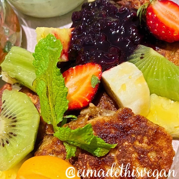 review photo of FOUR Specialty Coffee & Bistro Vegan Brunch shared by @eimadethisvegan on 31 Jul 2021 - review