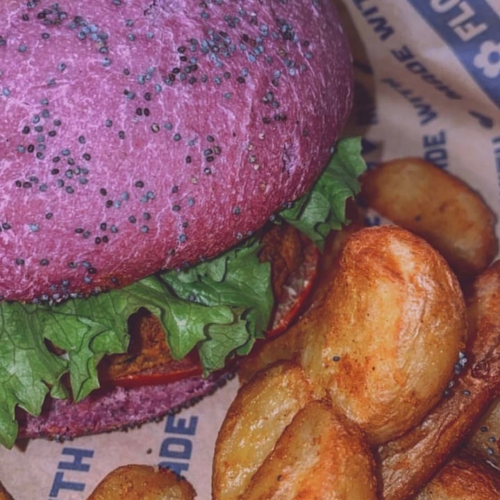 photo of Flower Burger Cherry Burger shared by @elelexx on  22 Jun 2021 - review