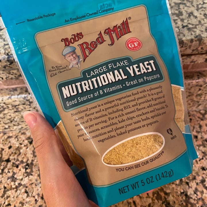 photo of Bob's Red Mill Large Flake Nutritional Yeast shared by @adriandjackwithcoco on  23 Aug 2021 - review