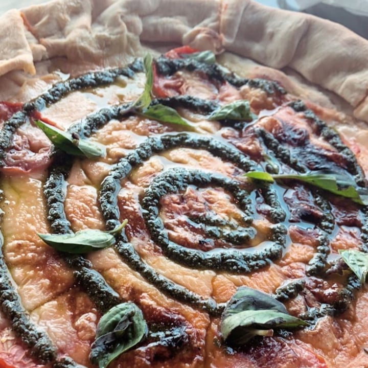 review photo of Vegan inc. Plaza 404 pizza margarita shared by @hinttoad on 07 Jun 2021 - review