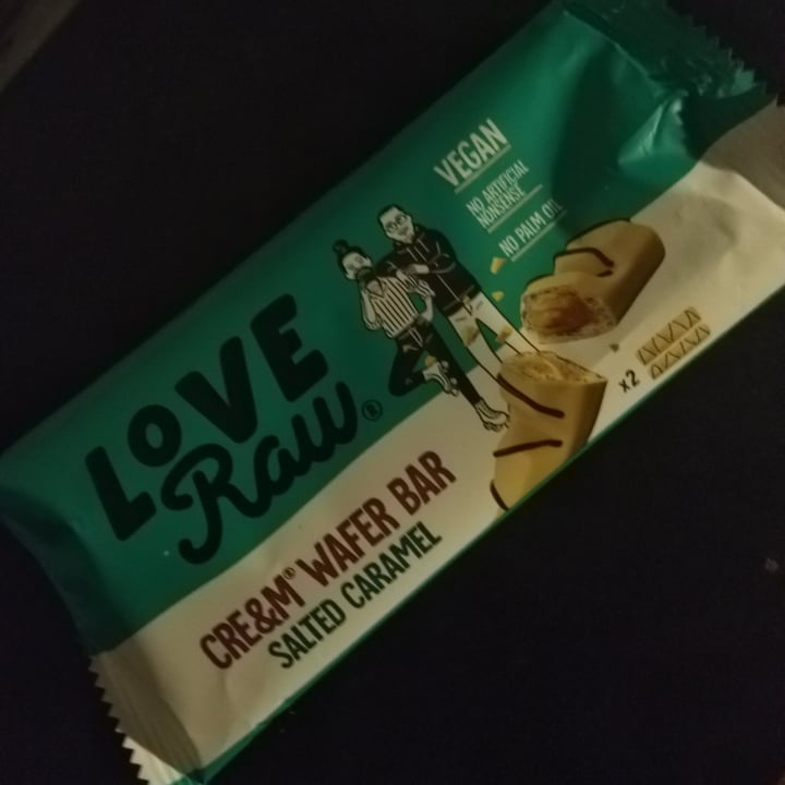 review photo of LoveRaw Cre&m Wafer Bar Salted Caramel shared by @amebasinvasoras on 10 Dec 2021 - review