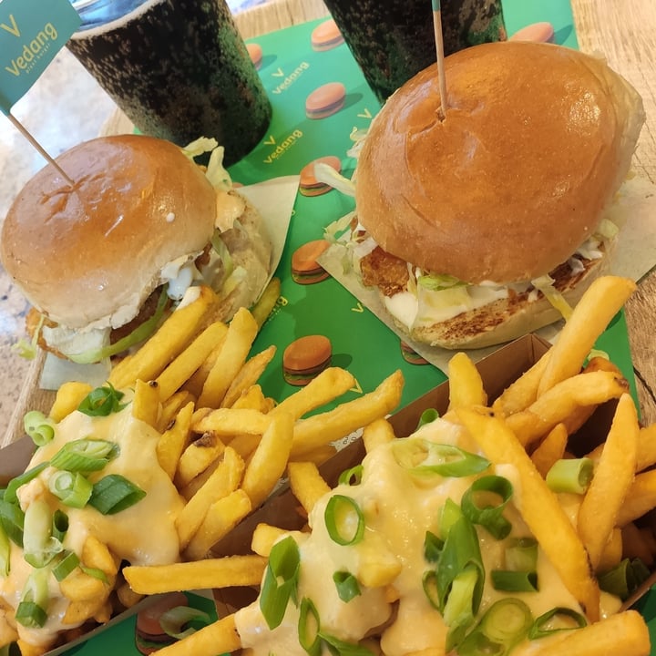 photo of Vedang @ Mall of Berlin Chicken Burger shared by @elisaholmes on  17 Jul 2022 - review