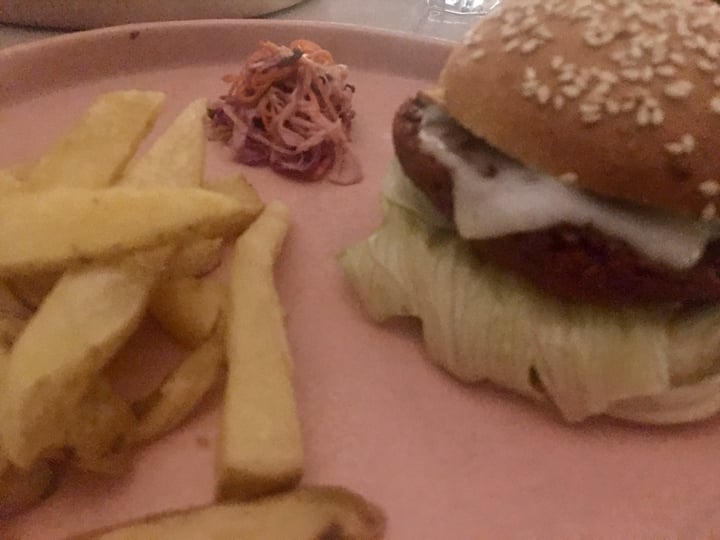 photo of Mudrá Hamburguesa De Remolacha shared by @antocapparelli on  12 Jan 2020 - review