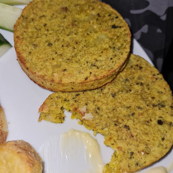 photo of Pick n Pay Spinach and Chickpea Burger shared by @gloomyvegan on  16 Oct 2021 - review