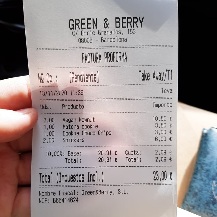 photo of Green & Berry Donut vegano shared by @alesegura on  13 Nov 2020 - review