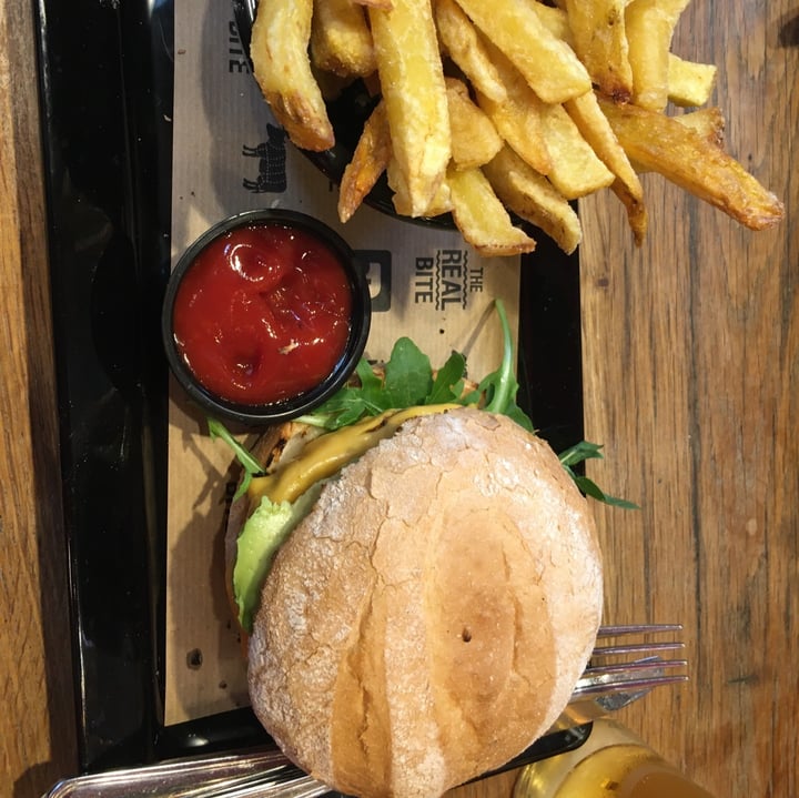 review photo of Burger Bar Beyond Burger shared by @jcap12 on 25 Aug 2020 - review