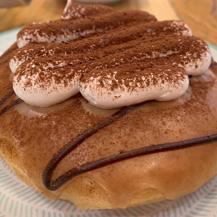 photo of Vegamazing donuts Donuts Veganos De Peanut Butter Y De Tiramisú shared by @marisaensumundo on  12 Oct 2022 - review