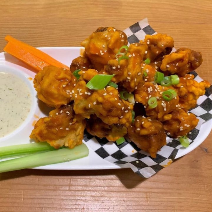 photo of The Very Good Butchers Cauliflower Wings shared by @veganskaz on  06 Dec 2020 - review