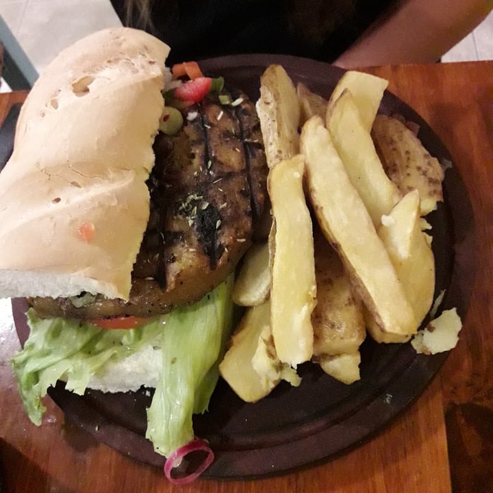photo of La Reverde Parrillita Vegana Sandwich de provoleta shared by @leoalva on  02 Feb 2021 - review