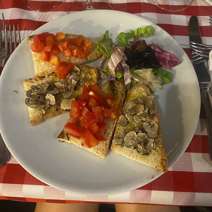 photo of Hotel-Trattoria Del Pescatore Snc Bruschette Pomodoro E Tartufo shared by @maarcella on  05 Jul 2021 - review
