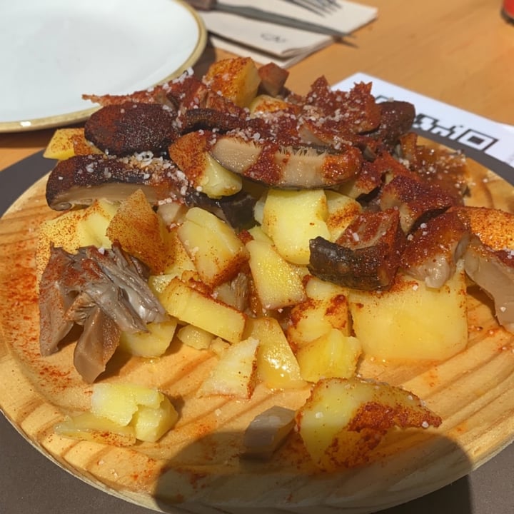 review photo of Entre Pedras Café Bar Vegano Shiitake å feira shared by @martarodriguez13 on 14 Dec 2021 - review