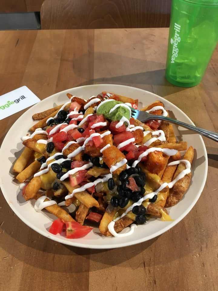 photo of Veggie Grill Mando Fries shared by @yadiramayorga on  22 Apr 2019 - review
