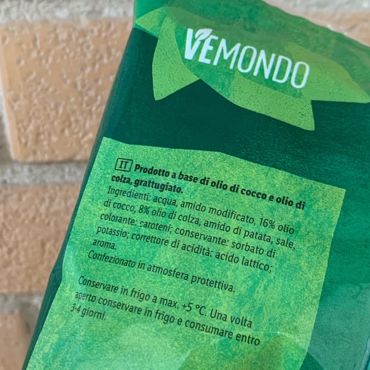 photo of Vemondo Grattugiato Vegano shared by @viorao on  12 Dec 2021 - review
