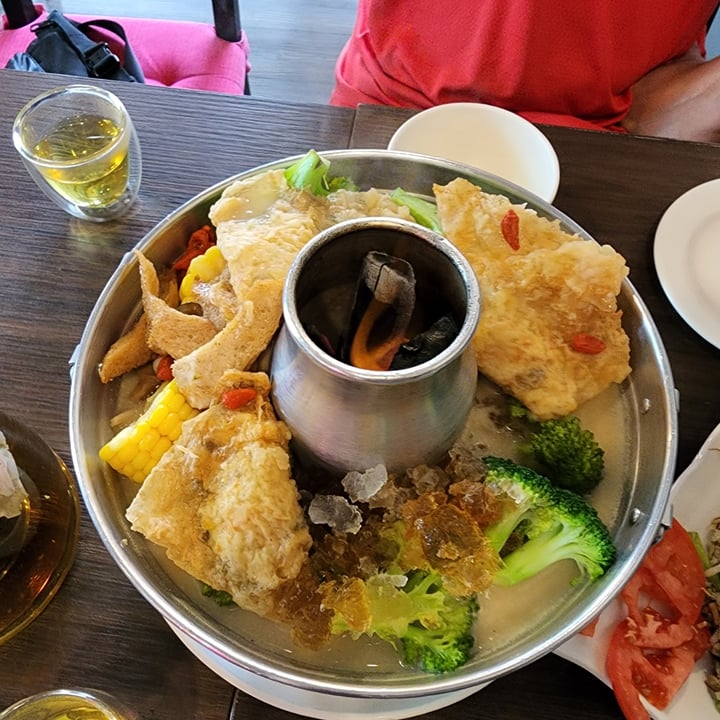 photo of New Fut Kai Vegetarian Restaurant Miso soya milk hotpot shared by @ybgfry on  08 May 2022 - review