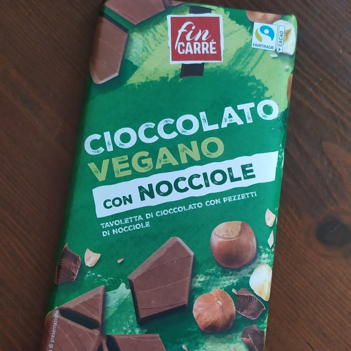 photo of Lidl Italia Cioccolato Vegano con Nocciole shared by @marinabonincontro on  28 Sep 2022 - review