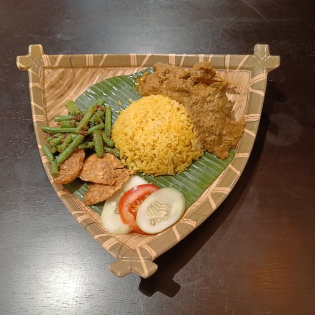 Photo of the dish “Vegetarian Rendang with Turmeric Rice set”