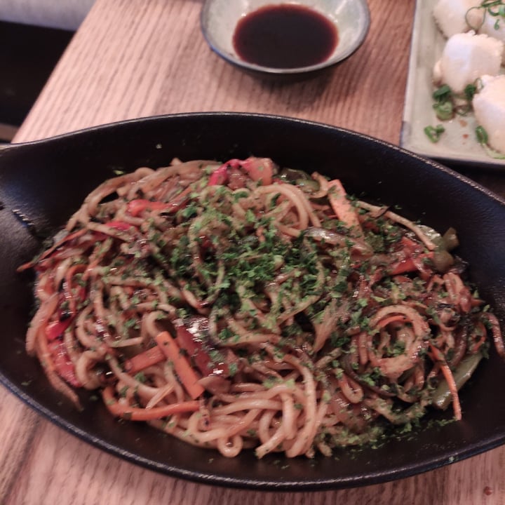 review photo of Livin'Japan Yakisoba de Verduras shared by @veganisaurus on 13 Jul 2022 - review