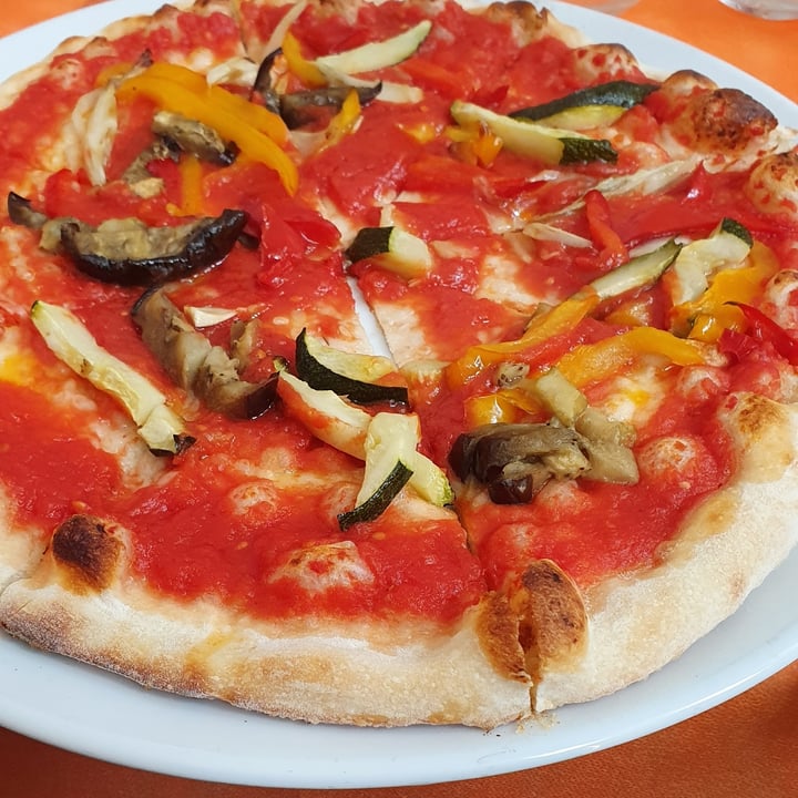 photo of La Dolce Lucia ARISBAR pizza con verdure shared by @rapa on  16 Jun 2022 - review