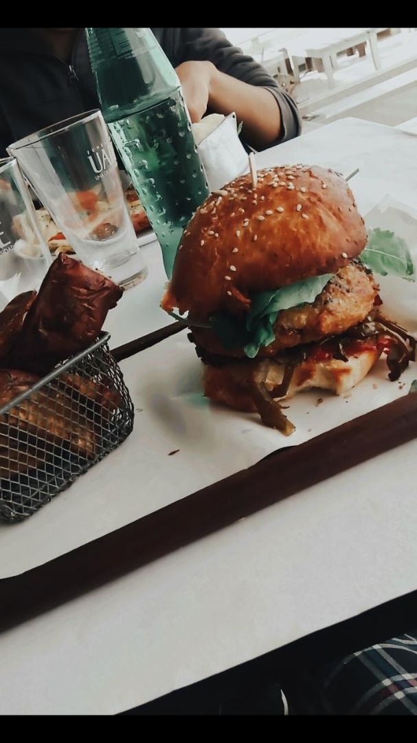 review photo of Rada Beach hamburguesa Vegana De Quinoa shared by @luliponce on 07 Nov 2019 - review