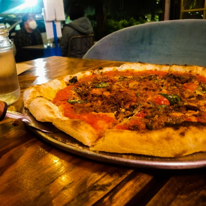 photo of Pizza Futura Pizza De Salchicha Picante shared by @urbanlicht on  23 Nov 2020 - review