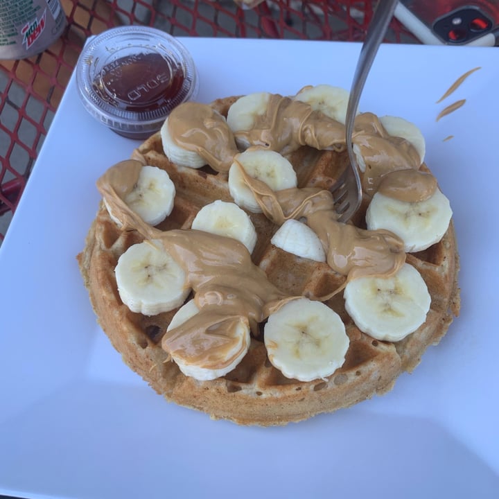 review photo of The Buzz Coffee & Cafe Vegan Peanut Butter and Banana shared by @elliejeanmcd on 01 Aug 2020 - review