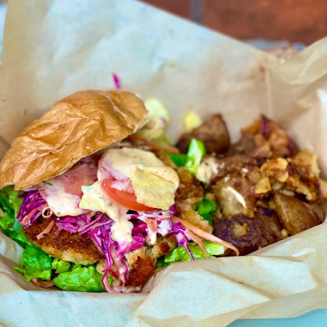 菜肴“Crab Cake Sandwich”的照片