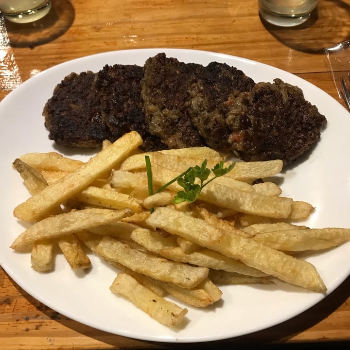 review photo of Hosteria-RestoBar EL CEIBO Hambuerguesa Vegana shared by @carogarcia on 10 Oct 2021 - review