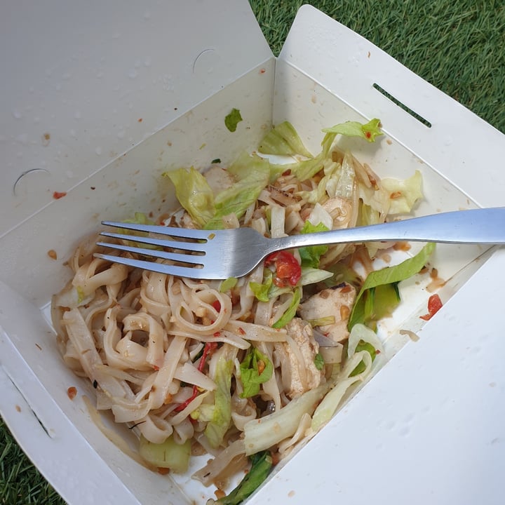 photo of Pho Wok fried noodles : phở xào THIST isn’t chicken shared by @lydiahawkins on  31 May 2021 - review