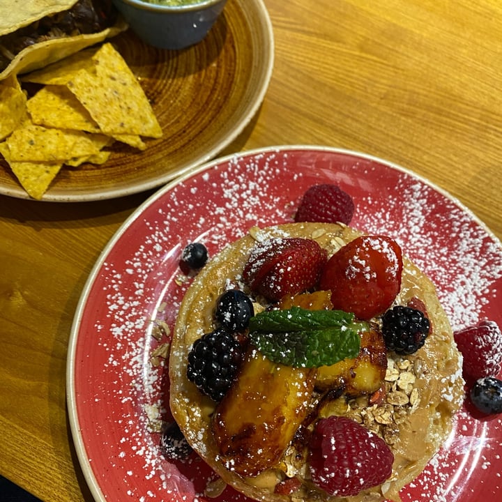 photo of Zenith Brunch & Cocktails - Barcelona Vegan pancakes, banana flambè, peanut butter, mixed berries jam, granola shared by @recipesandplaces on  02 Feb 2022 - review