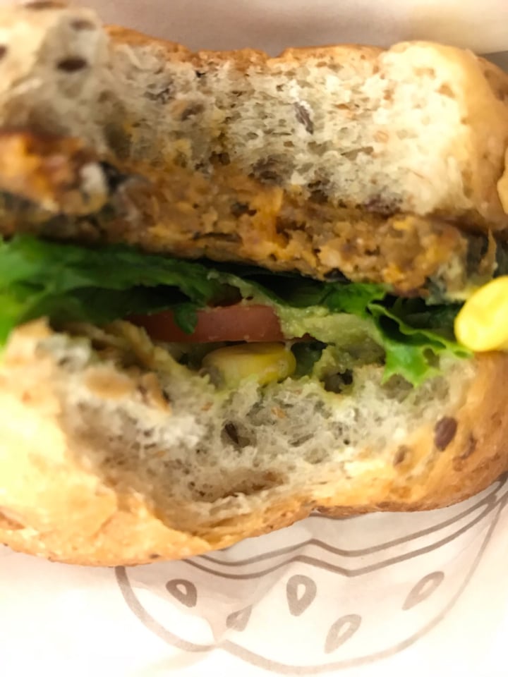 photo of Beatnic The Guac Burger shared by @thevegspot on  03 Oct 2018 - review