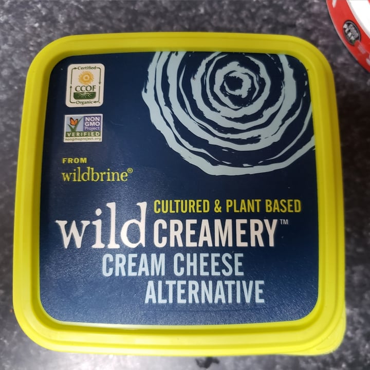 review photo of Wild creamery Cream Cheese Alternative shared by @zengerra on 07 May 2022 - review