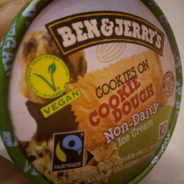 photo of Ben & Jerry's Chocolate Chip Cookie Dough Non-Dairy Frozen Dessert shared by @martalopsaav on  22 Aug 2020 - review