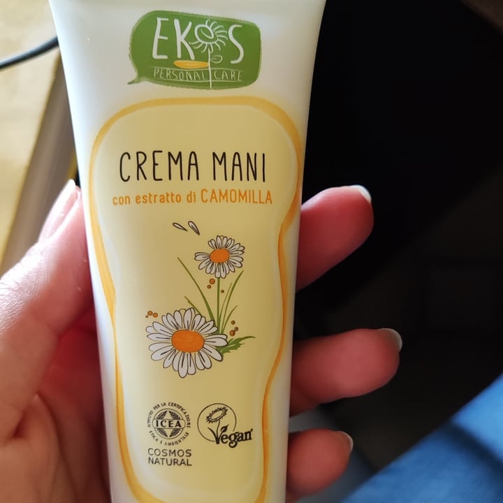 photo of Ekos personal care Crema Mani Con Estratto Di Camomilla Biologica shared by @elvira92 on  13 Apr 2022 - review