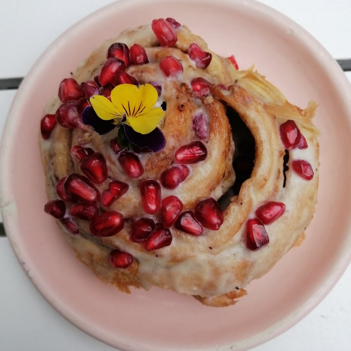 photo of Vegamo Rollo Nogada shared by @rainsastre on  11 Oct 2022 - review
