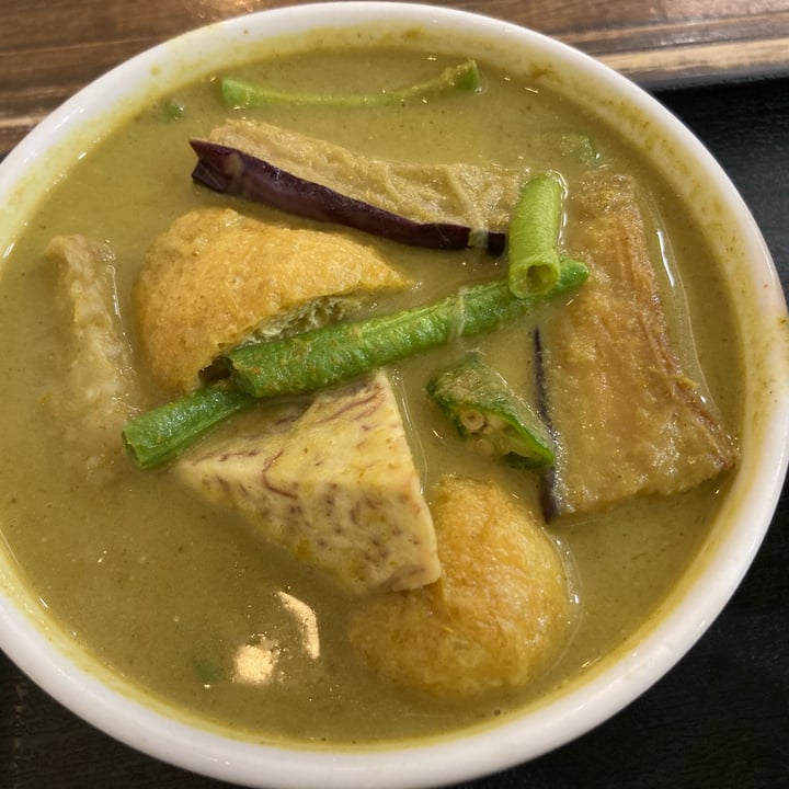 review photo of Simple Life Healty Vegeterian thai green curry shared by @frugalvegan on 11 May 2022 - review
