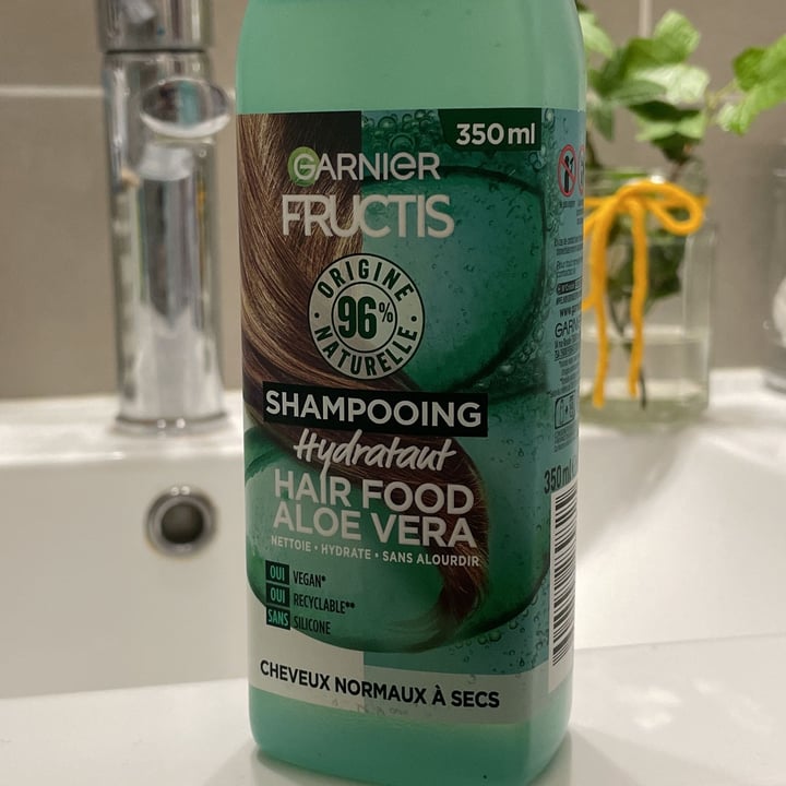 photo of Garnier Hair Food Aloe Vera Shampooing shared by @vannsantos on  13 May 2022 - review