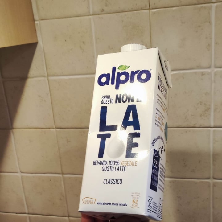 photo of Alpro This is Not Milk Classic Questo Non è Late Classico shared by @lillabiancuzzo on  18 May 2022 - review