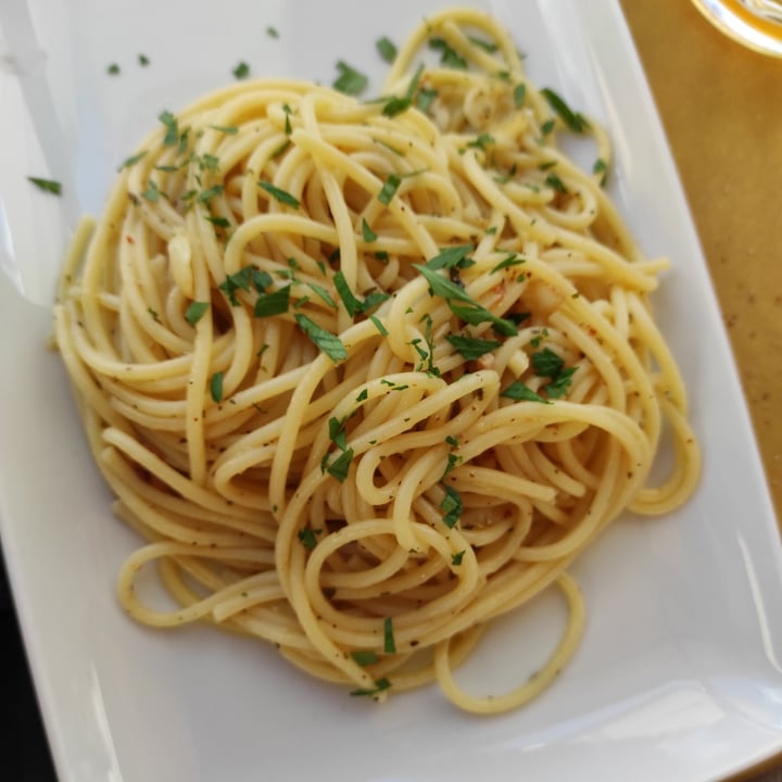 photo of Una Terrazza in Toscana (Temporarily closed) Spaghetti aglio olio e peperoncino shared by @tuscanvegan on  29 Aug 2021 - review