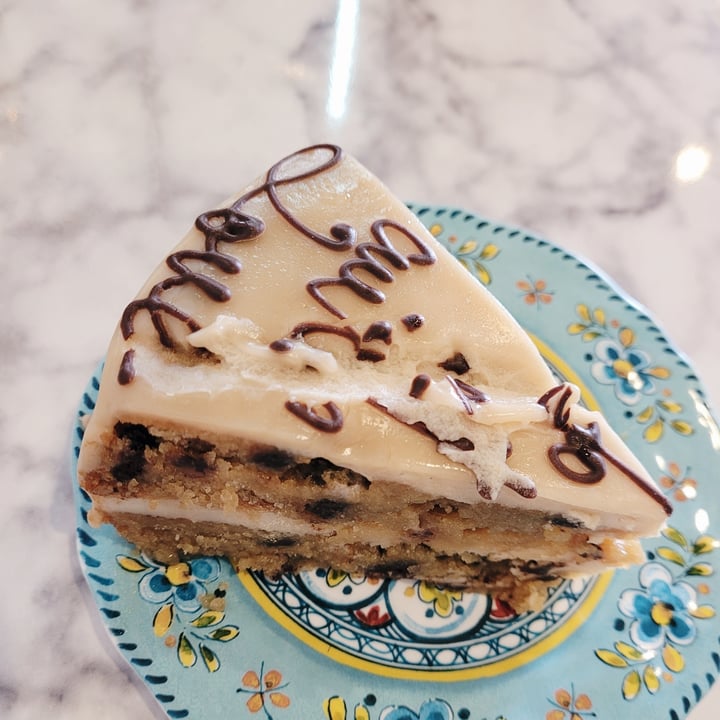 photo of Green Table Cafe Blondie Cake shared by @byobottlesg on  14 Dec 2021 - review