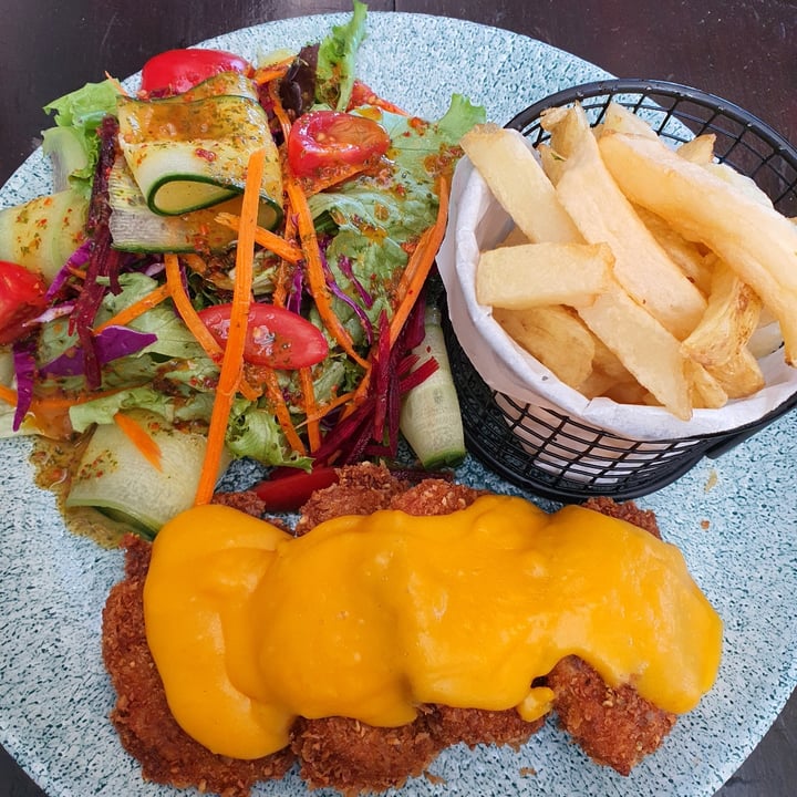 photo of Whole Earth Cafe Vegan Kohlrabi Schnitzel shared by @theflipsideofg on  08 May 2022 - review