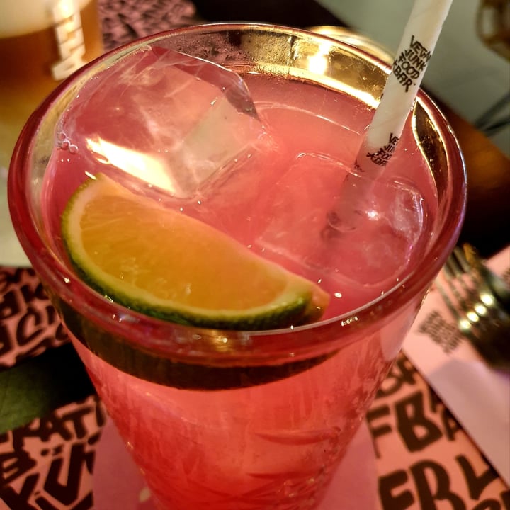 photo of Vegan Junk Food Bar Dragonfruit Ice Tea shared by @mayainle on  29 Oct 2022 - review
