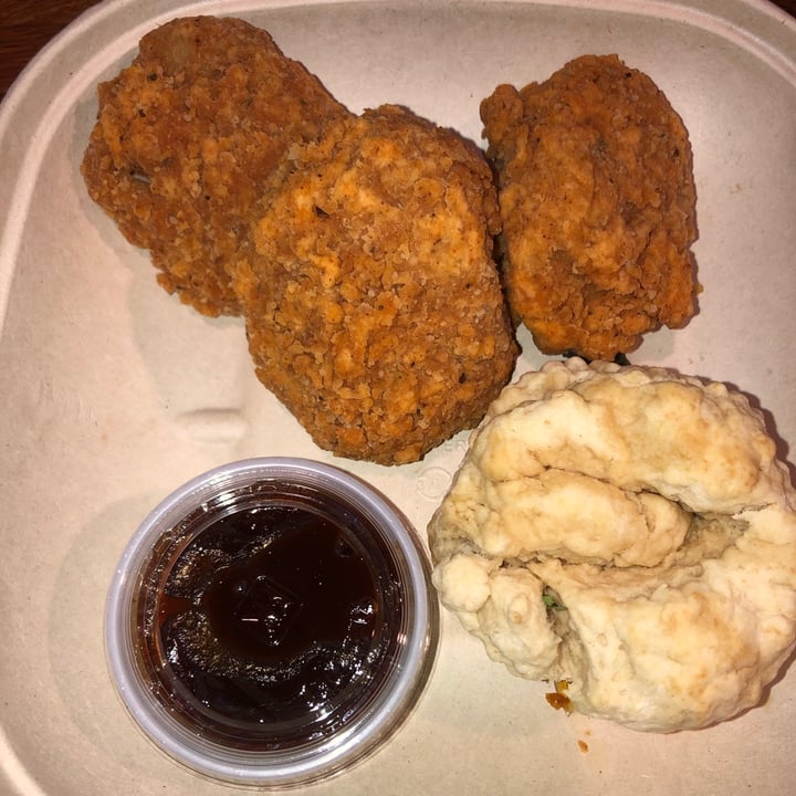 photo of Three Girls Vegan Creamery Vegan chicken and biscuits shared by @kitchenfairy on  19 Dec 2020 - review