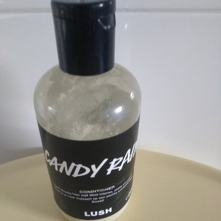 photo of LUSH Fresh Handmade Cosmetics Candy Rain shared by @jacomien on  29 Jun 2020 - review