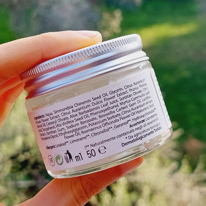 review photo of La selva Positano Crema viso ai fiori d arancio shared by @giorgiafromrome on 09 Dec 2022 - review