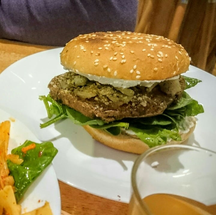 review photo of Vegan Yes Shoreditch Hemp And Soya Burger shared by @memagdalena on 17 Mar 2020 - review